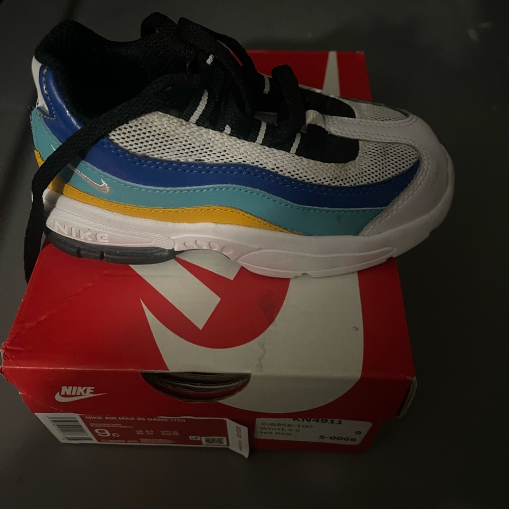 Used 9c mike airmax
